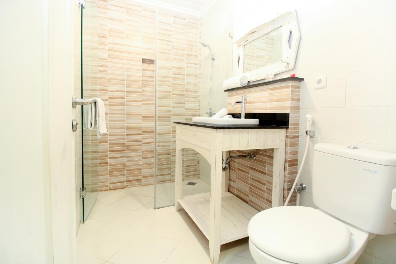 Oyo 204 Blessing Residence Surabaia Exterior foto